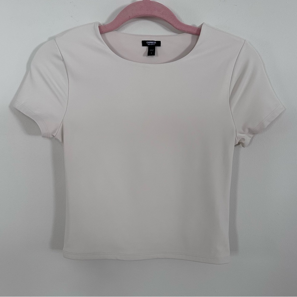 Express Body Contour Matte 90's Cropped Tee - Cream - Small